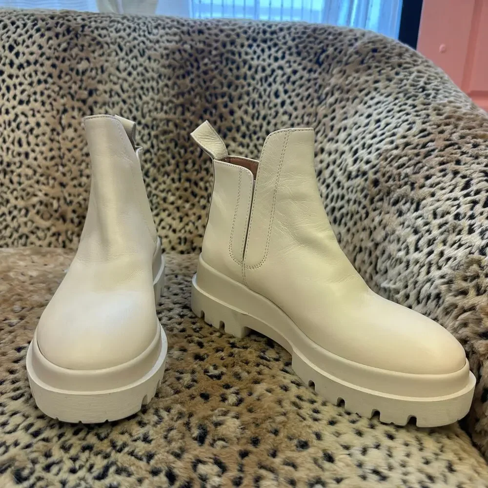La Canadienne Kash Pull On Lug Sole Booties Off White Leather 36.5